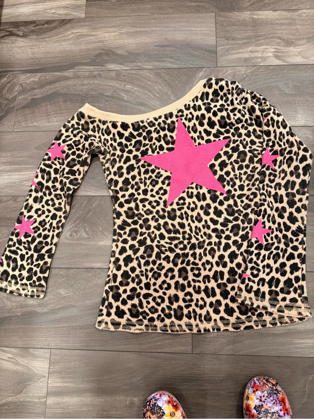 Woman’s ' Leopard Print Long Sleeve Top with Pink Stars